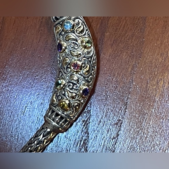 Elegant Silver Necklace with Gem Accents - Picture 3 of 10